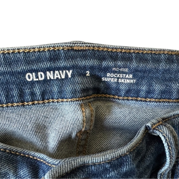 Old Navy Jeans. Mid rise Rockstar Super Skinny. Size 2 - Picture 5 of 5